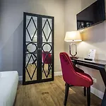 Emma Small Luxury