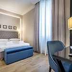 Emma Small Luxury 2*