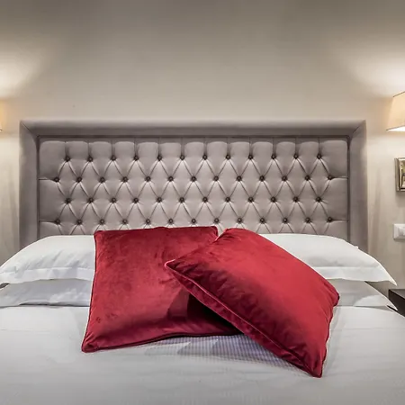 Emma Small Luxury Hotel 2*